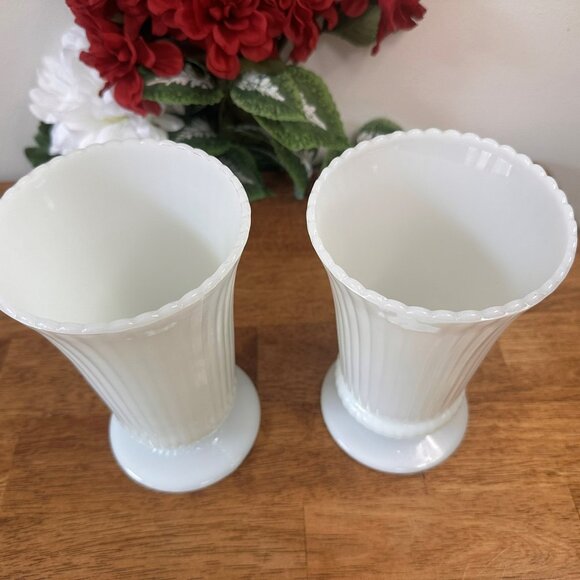 E O Brody Milk Glass Vases Pair Ribbed White Pedestal Planter Vintage Floral Dec - Picture 7 of 9